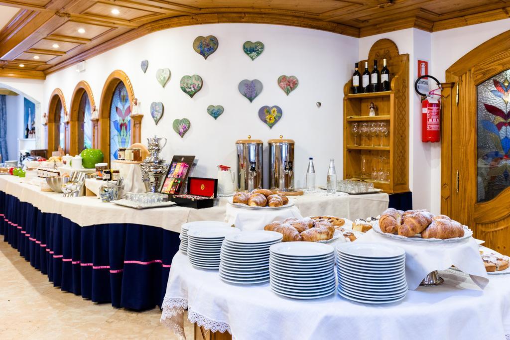 Hotel Vienna San Martino Di Castrozza Luaran gambar