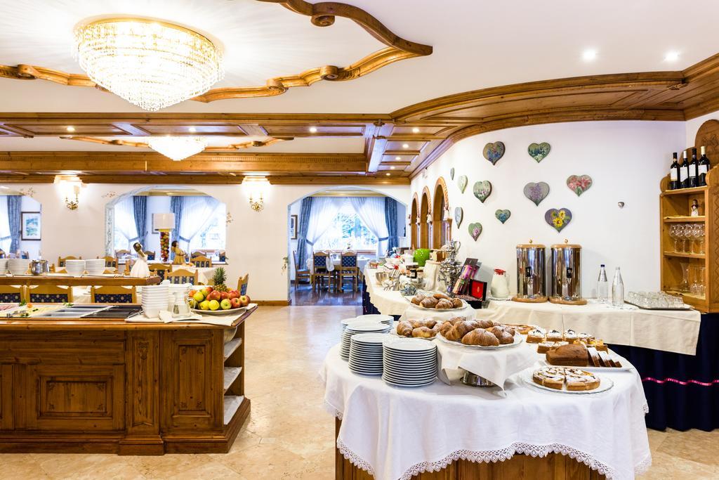 Hotel Vienna San Martino Di Castrozza Luaran gambar